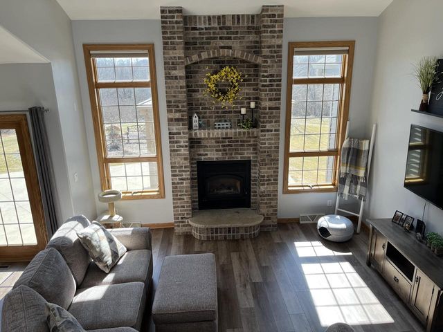 7439 Lee ROAD, Hartford, WI 53027