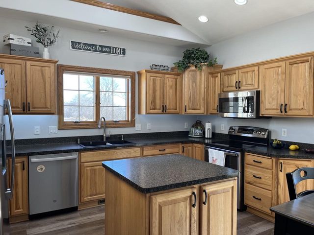 7439 Lee ROAD, Hartford, WI 53027