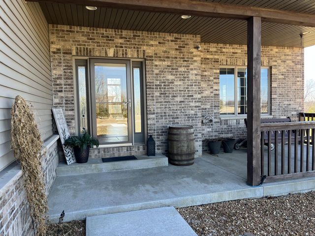 7439 Lee ROAD, Hartford, WI 53027