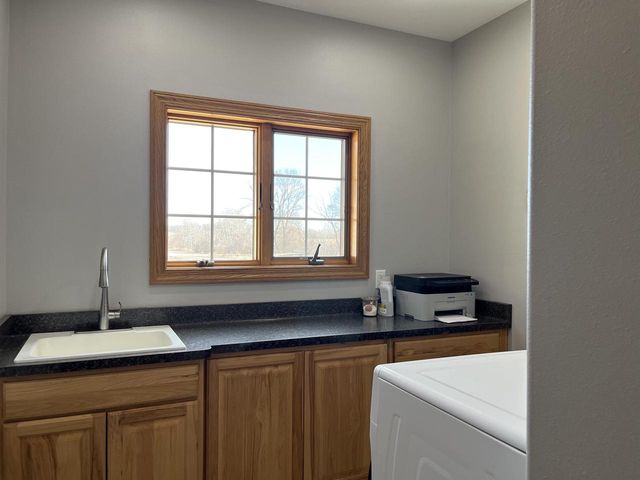 7439 Lee ROAD, Hartford, WI 53027