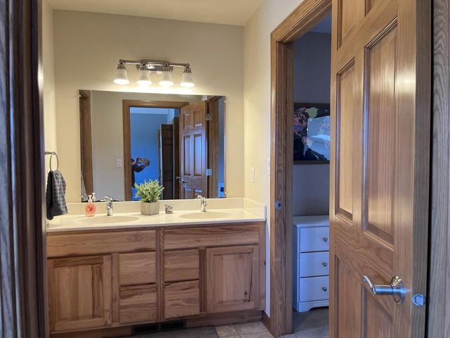 7439 Lee ROAD, Hartford, WI 53027