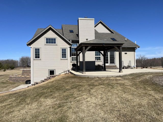 7439 Lee ROAD, Hartford, WI 53027