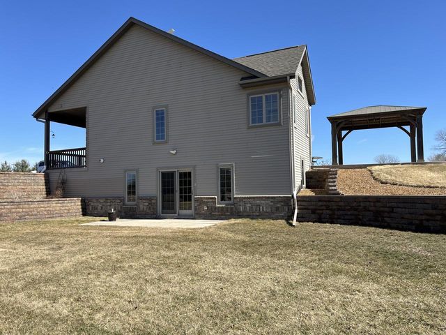 7439 Lee ROAD, Hartford, WI 53027