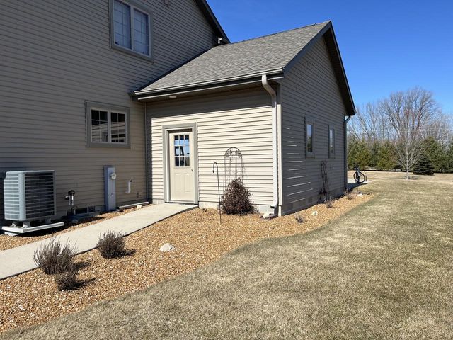 7439 Lee ROAD, Hartford, WI 53027