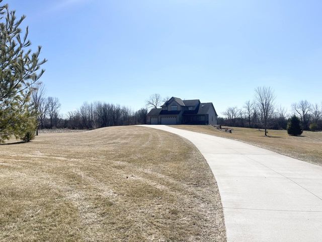 7439 Lee ROAD, Hartford, WI 53027
