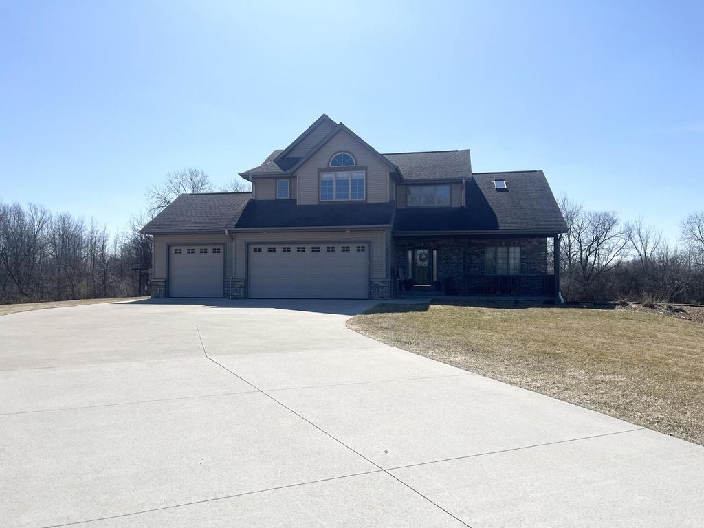 7439 Lee ROAD, Hartford, WI 53027
