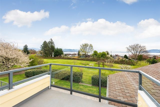 3910 Cliffside Drive, Bellingham, WA 98225
