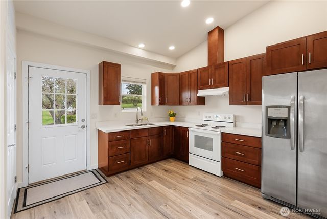 3910 Cliffside Drive, Bellingham, WA 98225