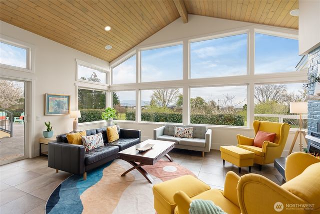 3910 Cliffside Drive, Bellingham, WA 98225