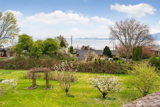 3910 Cliffside Drive, Bellingham, WA 98225