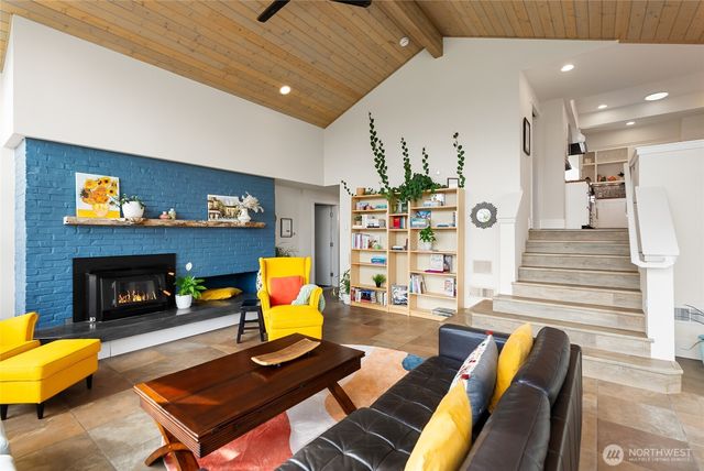 3910 Cliffside Drive, Bellingham, WA 98225