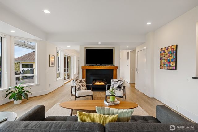 3910 Cliffside Drive, Bellingham, WA 98225