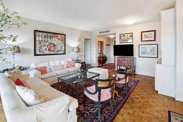 2200 Willowick Road 7B, Houston, TX 77027