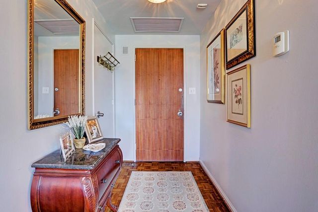 2200 Willowick Road 7B, Houston, TX 77027