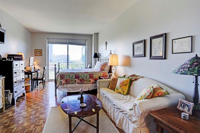 2200 Willowick Road 7B, Houston, TX 77027