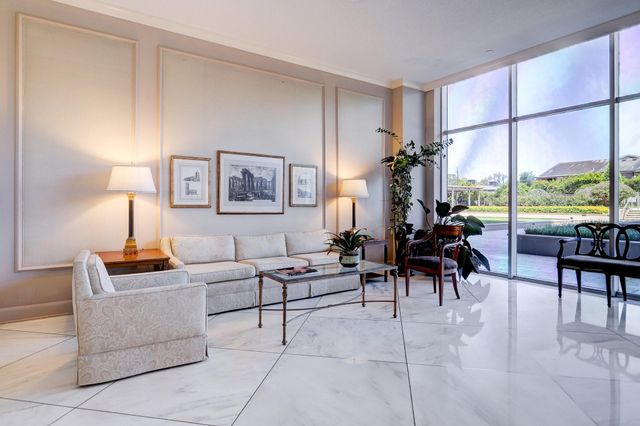 2200 Willowick Road 7B, Houston, TX 77027