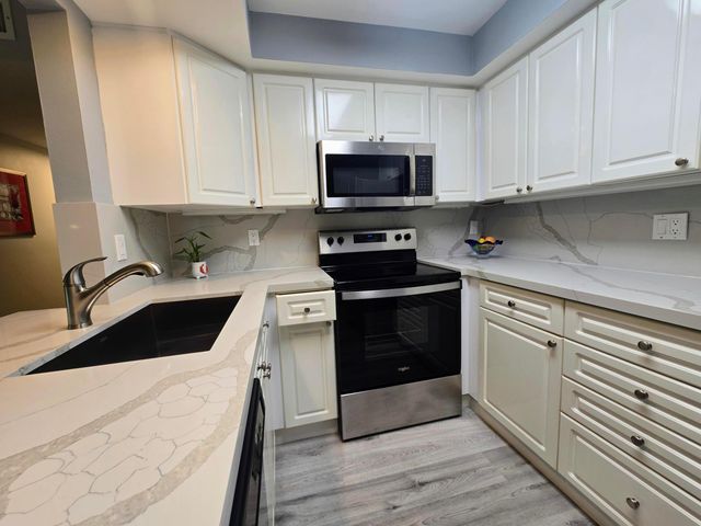 1301 RIVER REACH Drive 111, Fort Lauderdale, FL 33315