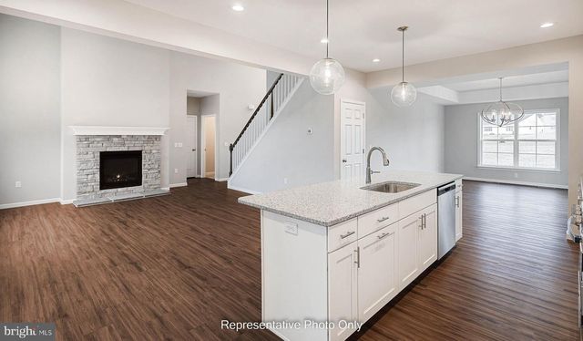 503 CHARLESTON DR, Mechanicsburg, PA 17055