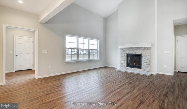 503 CHARLESTON DR, Mechanicsburg, PA 17055