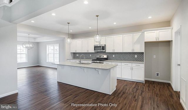 503 CHARLESTON DR, Mechanicsburg, PA 17055
