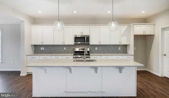 503 CHARLESTON DR, Mechanicsburg, PA 17055
