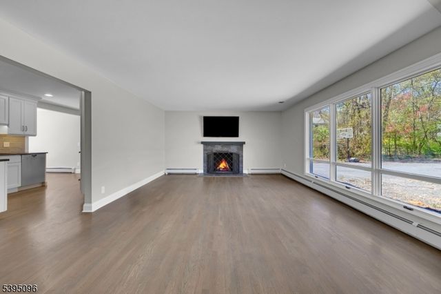 306 Eyland Ave, Roxbury Twp., NJ 07876