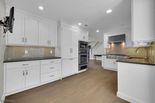 306 Eyland Ave, Roxbury Twp., NJ 07876