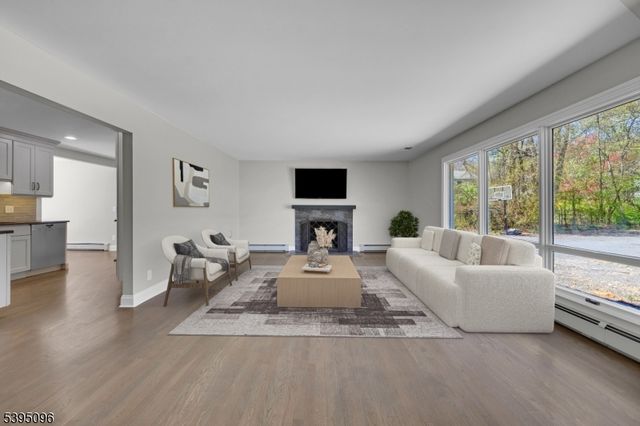 306 Eyland Ave, Roxbury Twp., NJ 07876