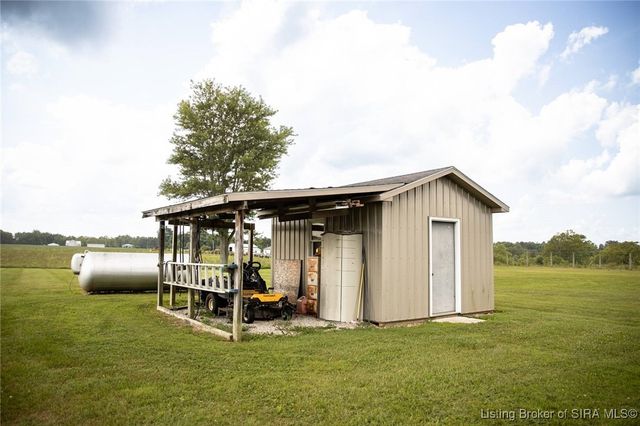 8091 E New Philadelphia Road, Salem, IN 47167