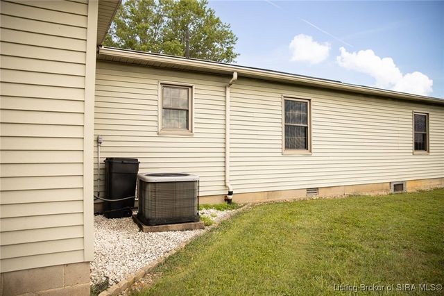 8091 E New Philadelphia Road, Salem, IN 47167