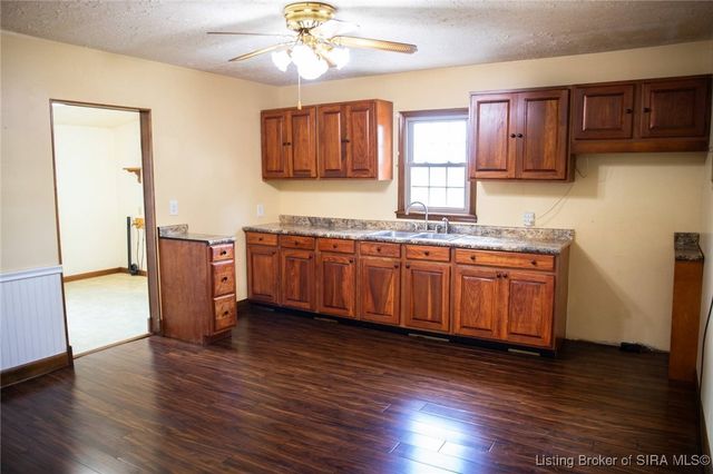 8091 E New Philadelphia Road, Salem, IN 47167