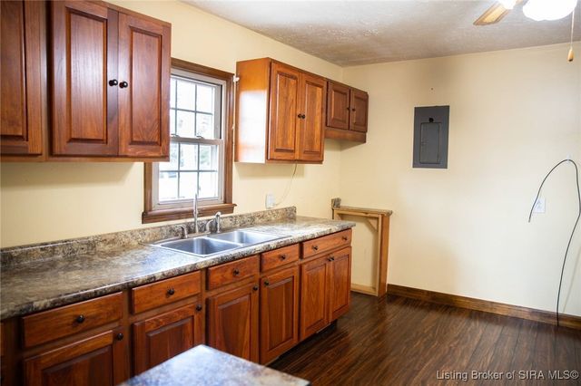 8091 E New Philadelphia Road, Salem, IN 47167