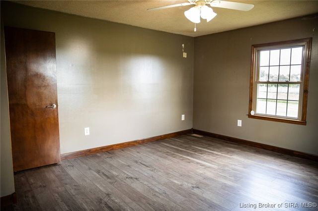 8091 E New Philadelphia Road, Salem, IN 47167