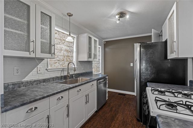 2113 S V Street, Fort Smith, AR 72901