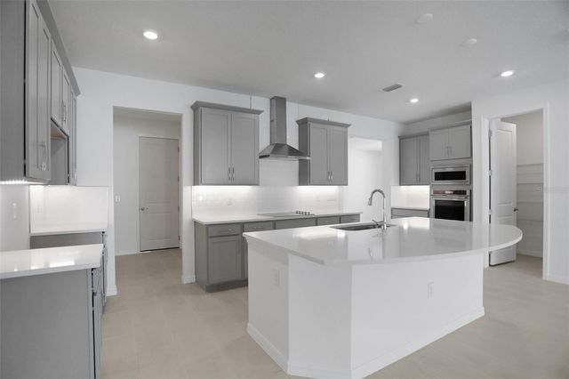 17465 VALLEYWOOD PARKWAY, Land O Lakes, FL 34638