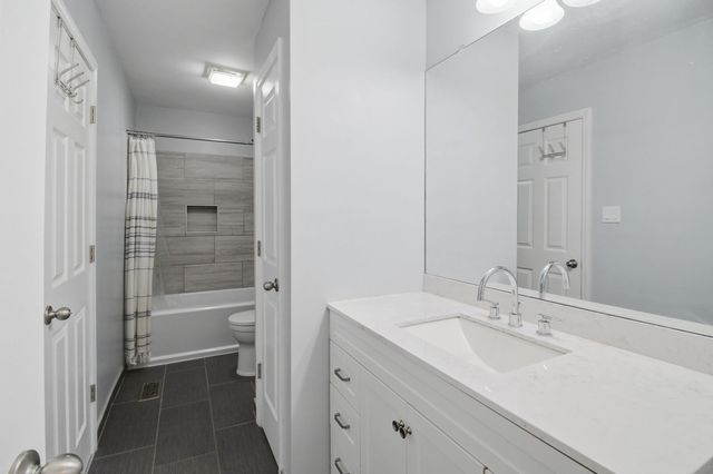 8218 Daniel Drive, Justice, IL 60458