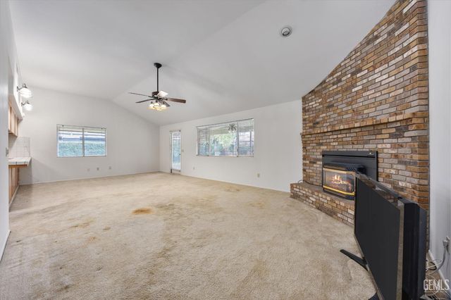 7600 Petris Avenue, Bakersfield, CA 93308