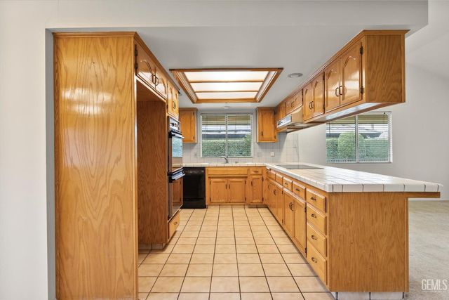 7600 Petris Avenue, Bakersfield, CA 93308