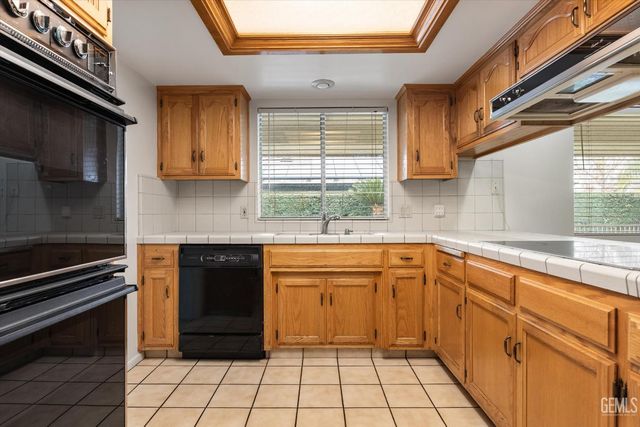 7600 Petris Avenue, Bakersfield, CA 93308