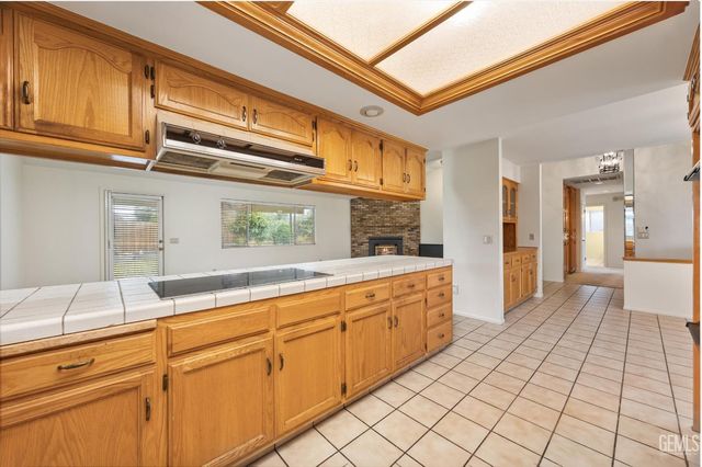 7600 Petris Avenue, Bakersfield, CA 93308