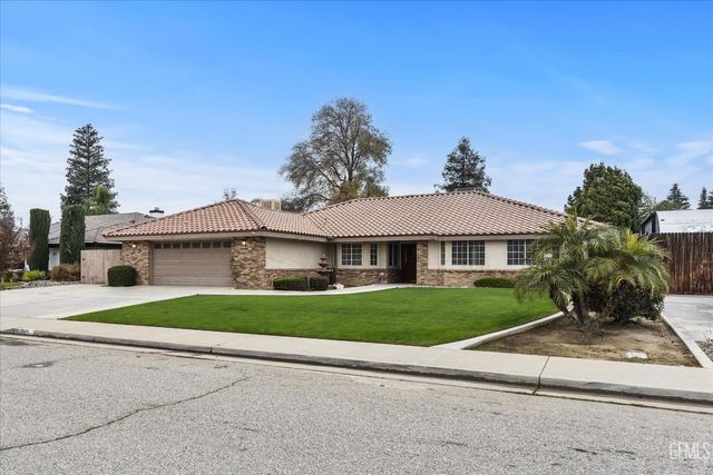 7600 Petris Avenue, Bakersfield, CA 93308
