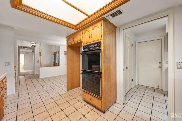 7600 Petris Avenue, Bakersfield, CA 93308