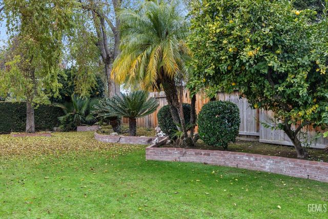 7600 Petris Avenue, Bakersfield, CA 93308