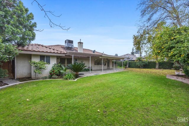 7600 Petris Avenue, Bakersfield, CA 93308