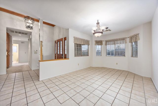 7600 Petris Avenue, Bakersfield, CA 93308