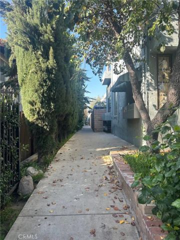 9047 Willis 5, Panorama City, CA 91402