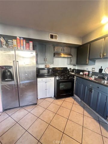 9047 Willis 5, Panorama City, CA 91402