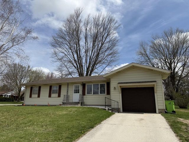 1604 Calumet DRIVE, New Holstein, WI 53061