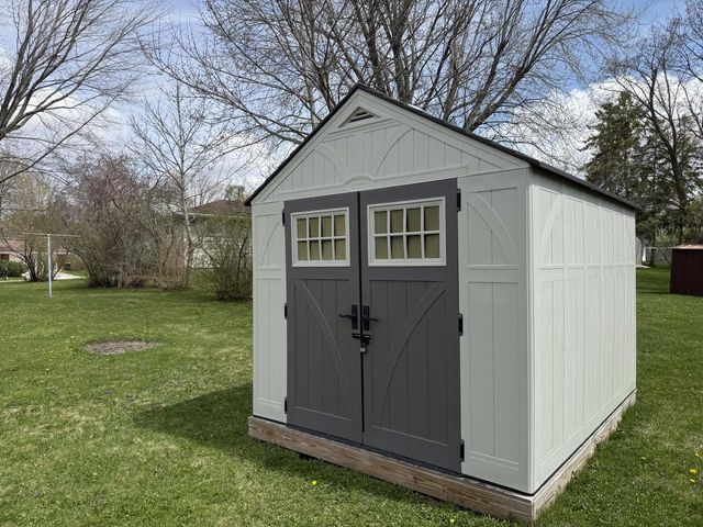 1604 Calumet DRIVE, New Holstein, WI 53061