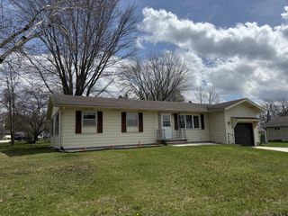 1604 Calumet DRIVE, New Holstein, WI 53061
